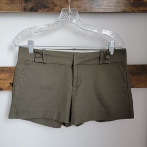 BANANA REPUBLIC green olive shorts Size 4